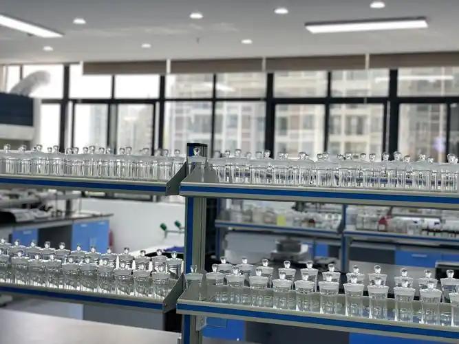 Sự khác biệt giữa xịt thơm toàn thân và nước hoa là gì?
